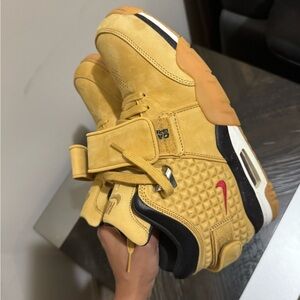 Nike Mustard and Black Men's Sneakers